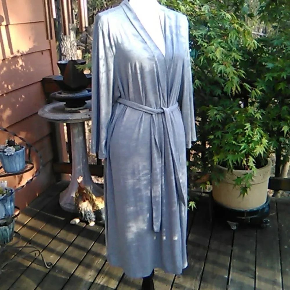 Magellan's Travel Gear Gray Robe